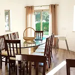 Mit 6 Schlafzimmern- Familie- Gruppen- Strand- Pool- Garten By Interhome