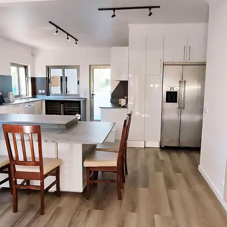 Mit 6 Schlafzimmern- Familie- Gruppen- Strand- Pool- Garten By Interhome Feriehus *