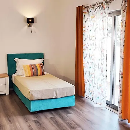 Mit 6 Schlafzimmern- Familie- Gruppen- Strand- Pool- Garten By Interhome * Albufeira