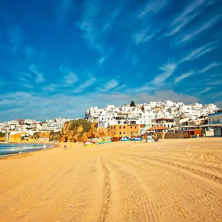 Holiday home Mit 6 Schlafzimmern- Familie- Gruppen- Strand- Pool- Garten By Interhome Albufeira